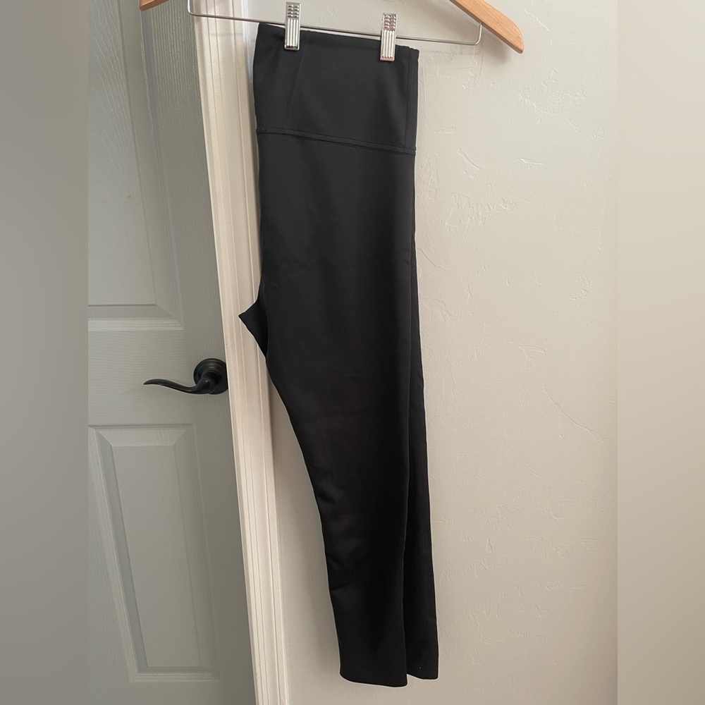FIGS black leggings 27”